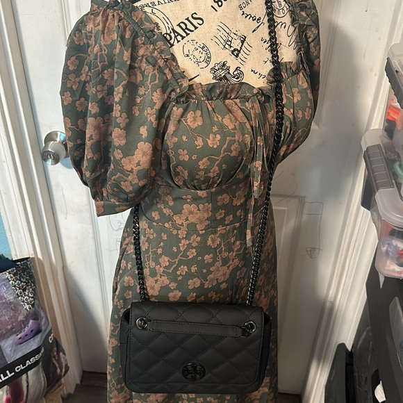 TORY BURCH in BLACK matte (PRELOVED) - Picture 2 of 9